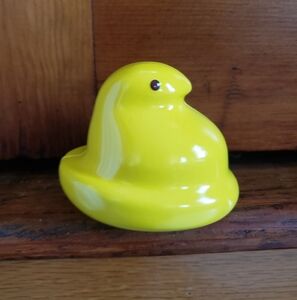 NWOT Yellow Marshmallow PEEPS Tin Container Decor Piece